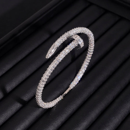 Baguette Diamond Deisgn 925 Sterling Silver Moissanite Diamond Nail Bracelet